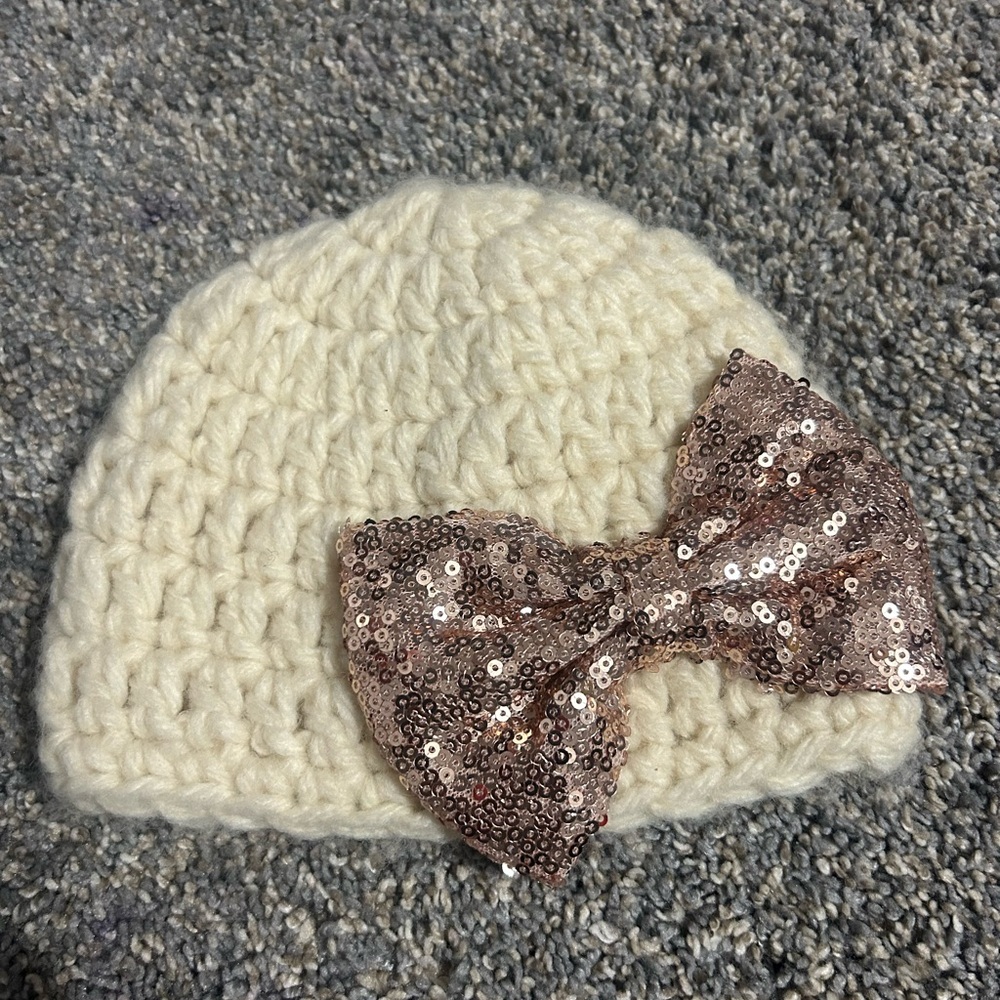 Cream Knit Beanie with Sequin Bow